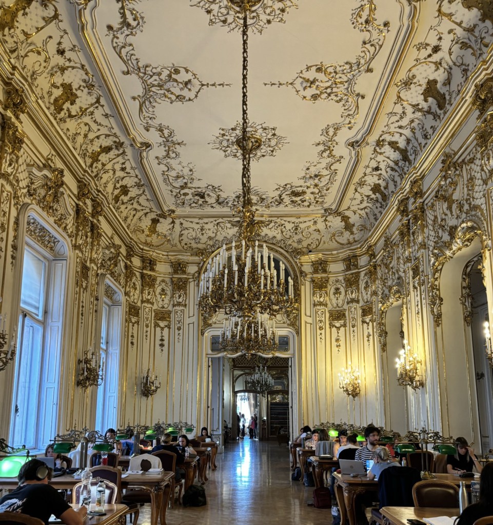 Metropolitan Ervin Szabó Library